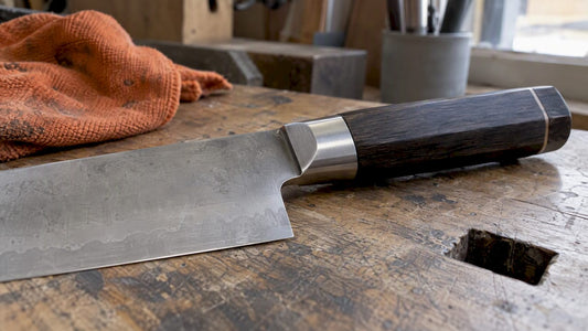 Knivbolsteret mellom blad og skaft