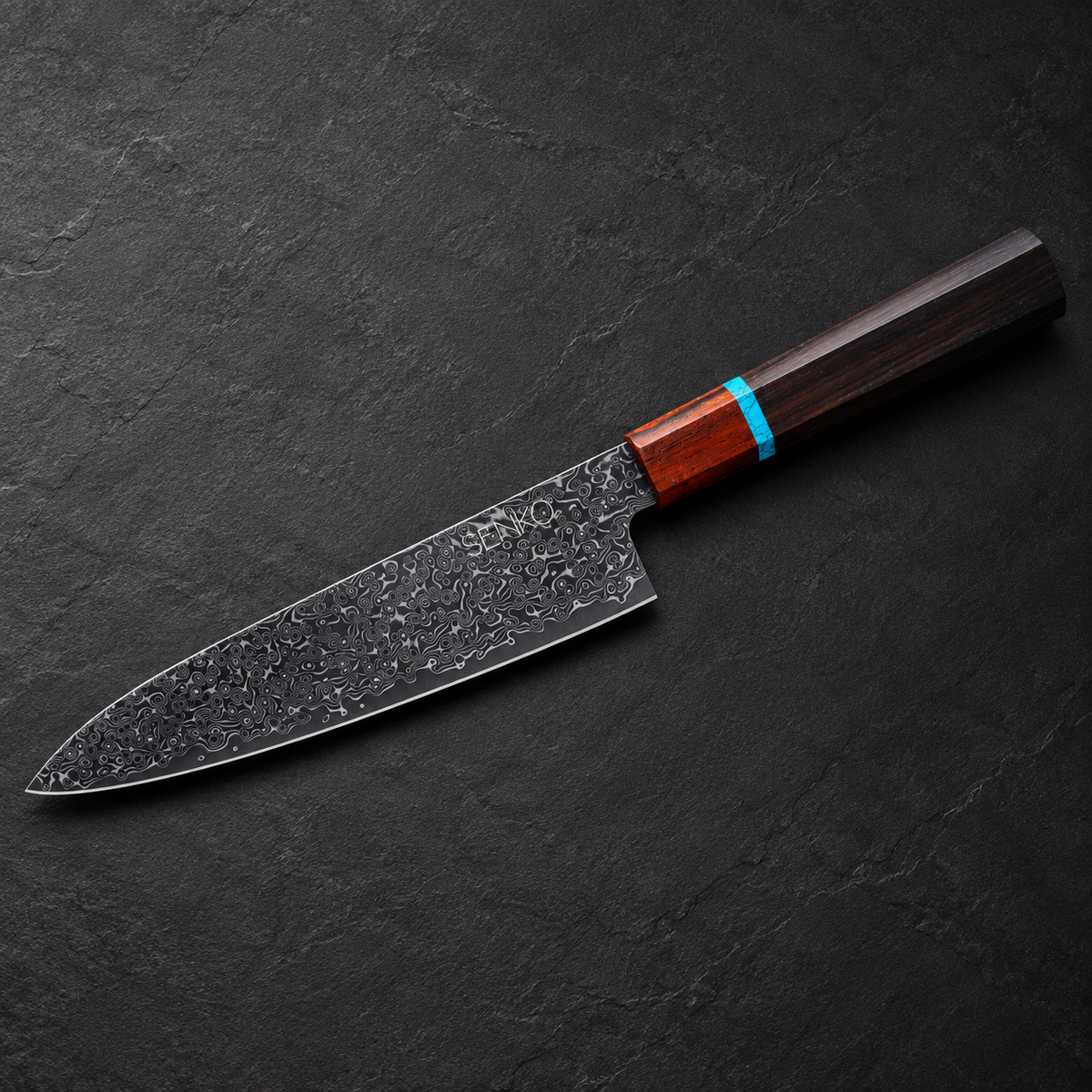 SENKO Gyuto Damaskus – rent produktbilde på mørk skifer